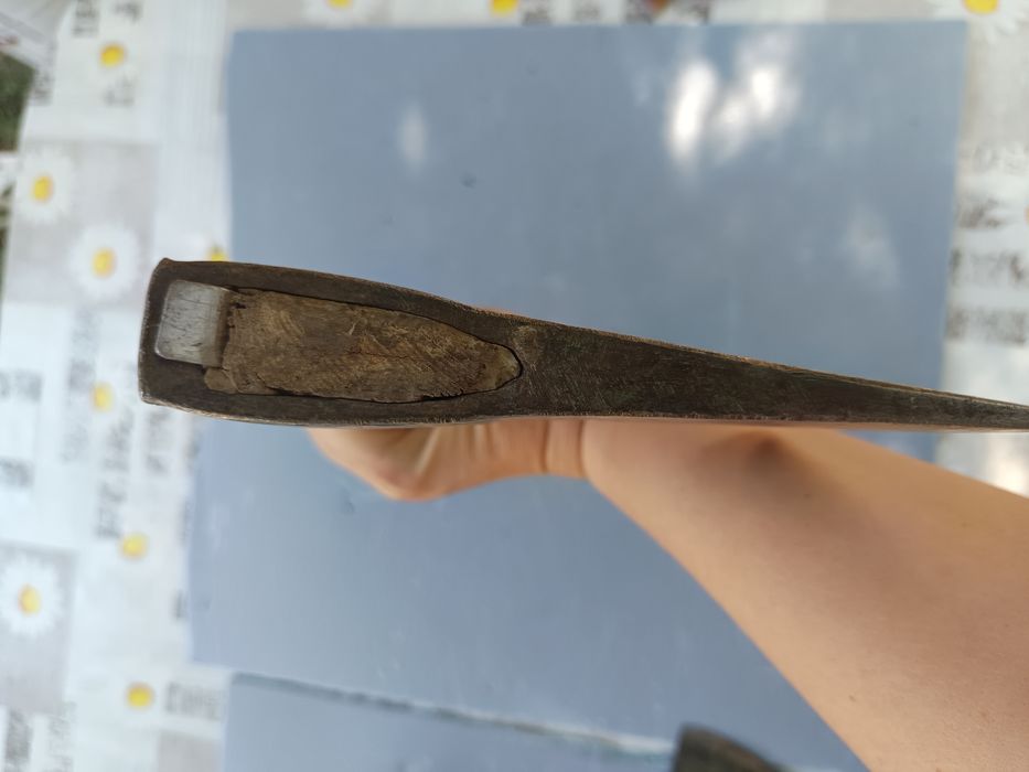 Продавам Стари топори