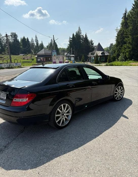 Vând Mercedes c clasa w204