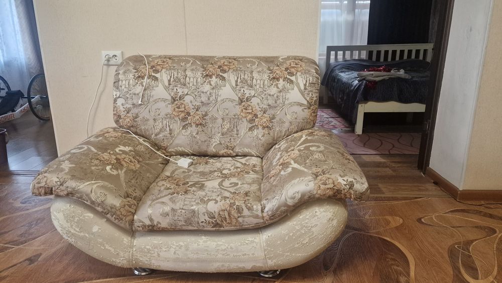 Диван трех секционный