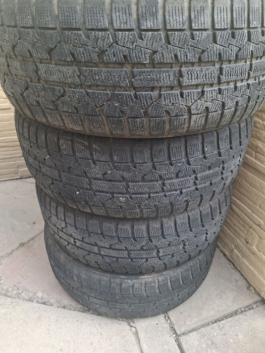 Шины зимние TOYO