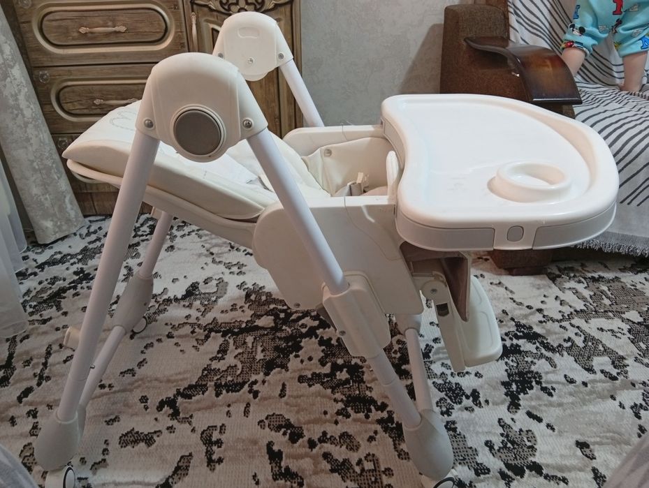 Детский стульчик для кормления