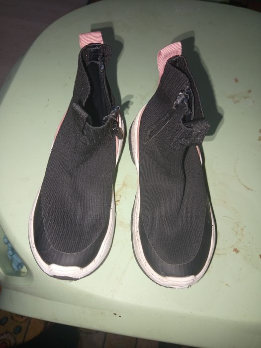 Ghete zara 27 stare foarte buna