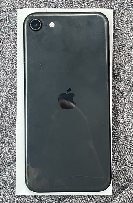 Iphone se 2020yil  64gb + 128gb Sotiladi