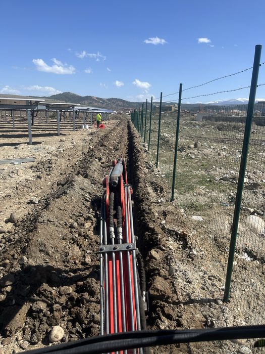 Услуги с Мини багер , Бобкат и Самосвал