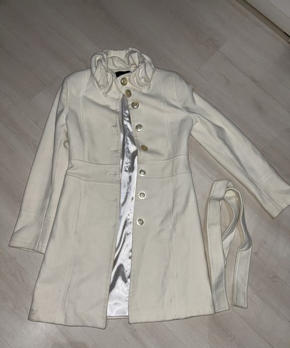 Продаются 2 пальто г.Шымкент