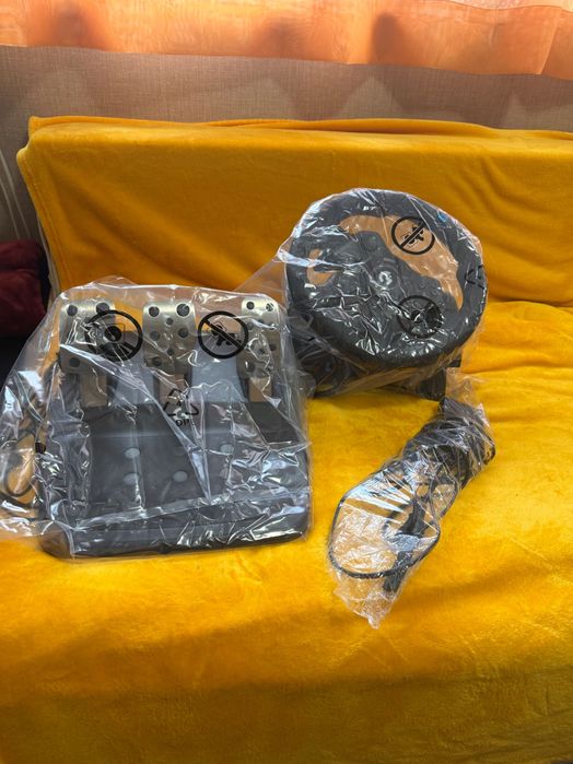 Волан Logitech G923 PS4. Като нов. PS4, PS5, PC