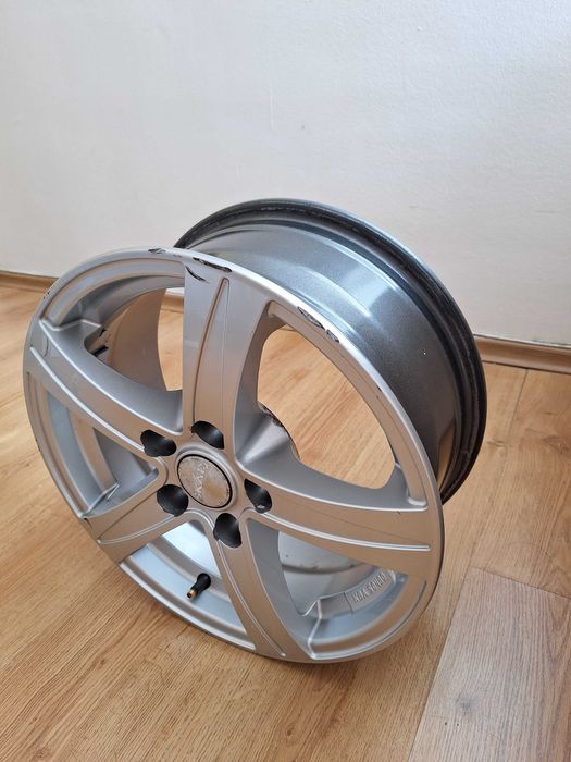 Оригинални алуминиеви джанти:  15" 5х108  ET 43 6.5J