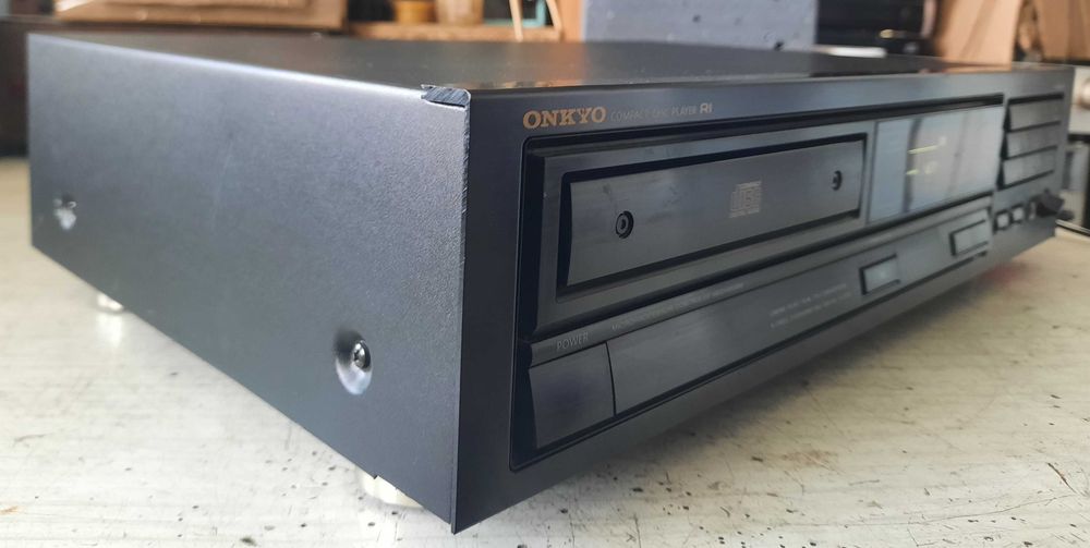 Голям модел! Cd плейър Onkyo dx-6720