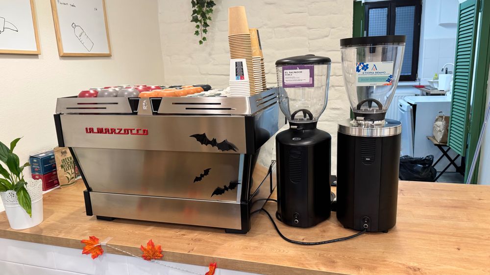 Vand espressor La Marzocco Linea PB, in garantie, folosit 3 luni