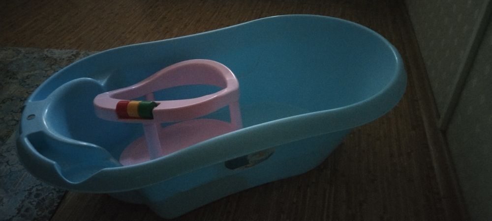 Продам детскую ванну и сидушку