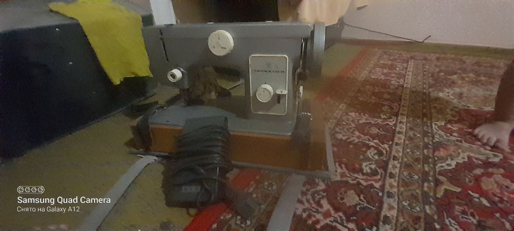 Швейная машина Чайка