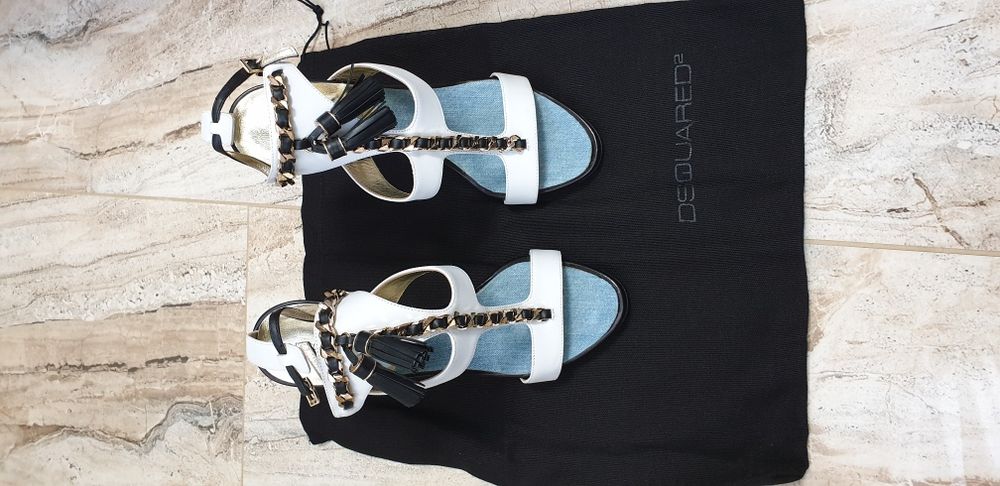 Vand Sandale DSQUARED 2 - Noi la cutie