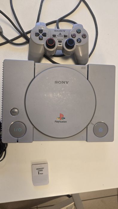 Playstation 1 modata cu chip si jocuri