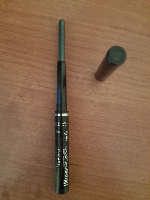 Продам за символическую плату Тени -карандаш