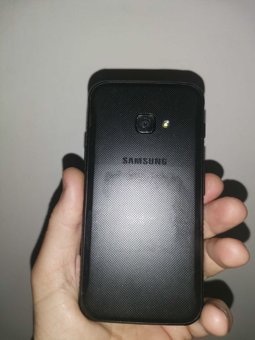 Влаго, прахово и удароустойчив Samsung Xcover 4