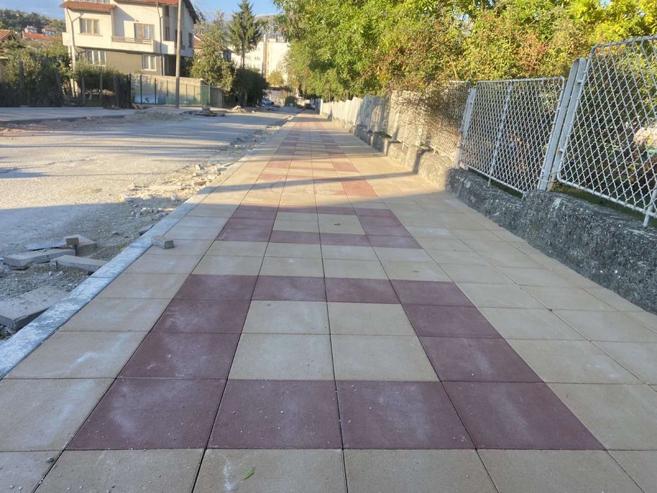 Полагане на павета , тротоарни плочи. Наливане и шлайфане на Бетон.