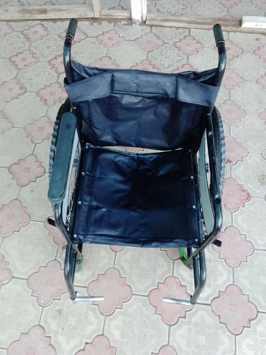 Nogironlar aravachasi sotiladi