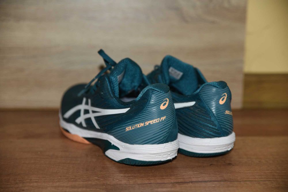 Asics оригинални маратонки размер 44