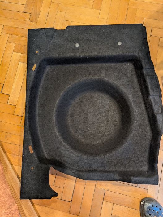 Кора за резервна гума