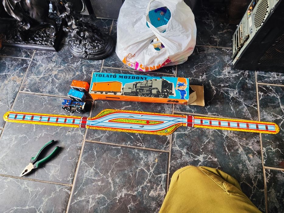 ламаринена играчка влакче