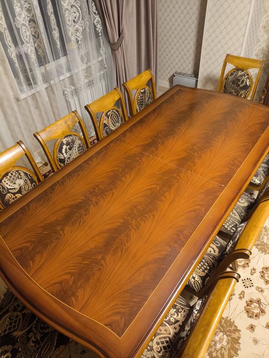 Стол и стулья...