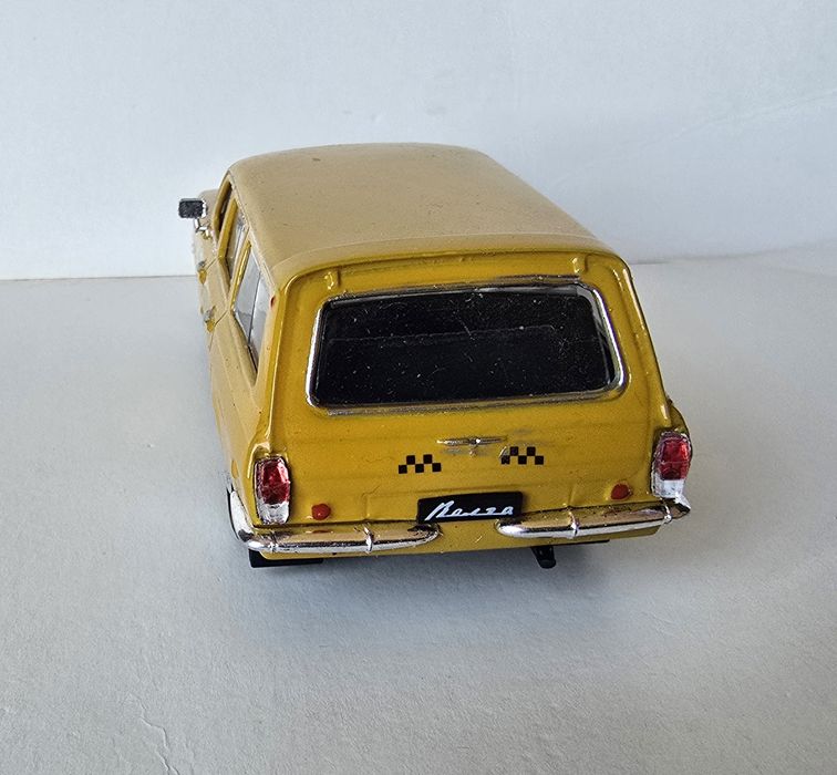 Продам модель автомобиля газ-2402 такси