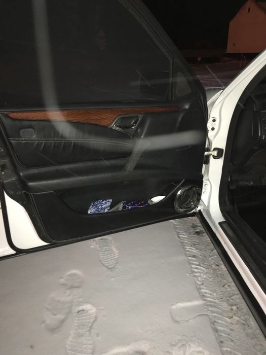 Продается мерс 210  2 литра автомат