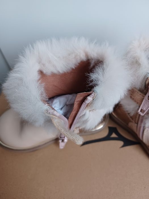 Обувки, ботушки и кецове за момиченце