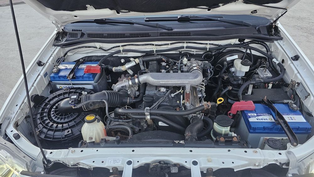 Vând Toyota Hilux 2.5 Diesel 4x4 Impecabil