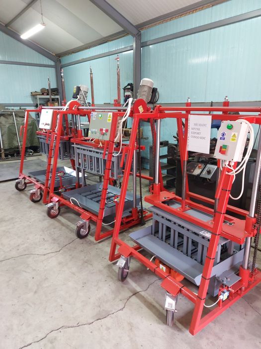 PRESĂ / MASINA boltari / borduri Oferta vacanță