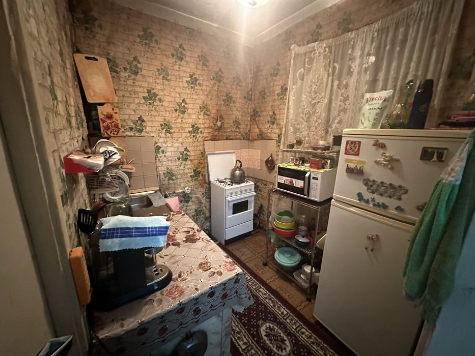 Ттз 1 срочно продается квартира 4/3/4 балкон 1.5х6