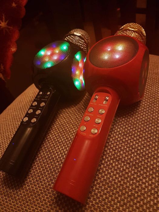 Безжичен караоке микрофон