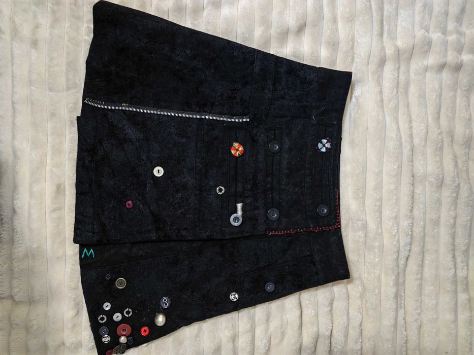 Оригинални поли Desigual. Различни модели.