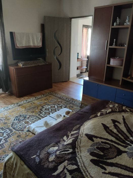 Casa de vinzare cu tot cu mobila