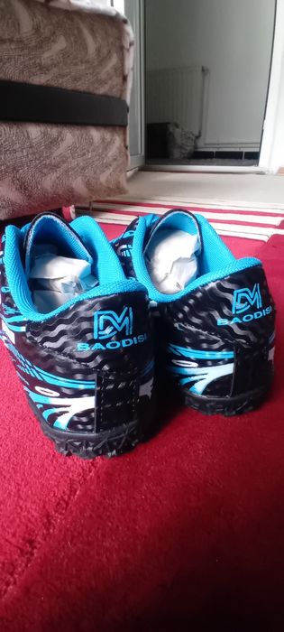 Mercuriale de fotbal, mărimea 36