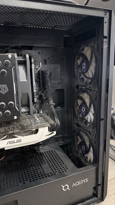 PC - i5-10400, 16GB RAM, GTX 1070 dual, alimentare 650W, carcasa Aqirys, RGB - fara SSD/HDD