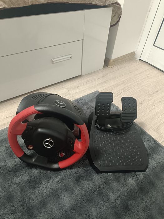 Продавам волан Thrustmaster ferrari 458 spider