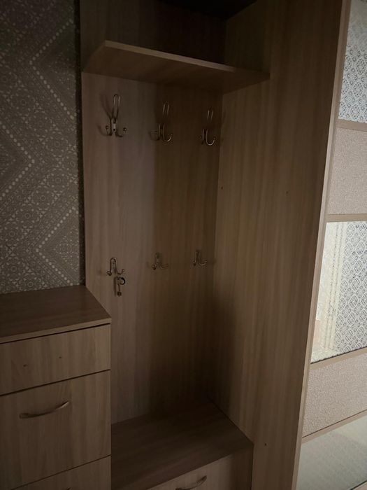 Продам шкаф прихожую