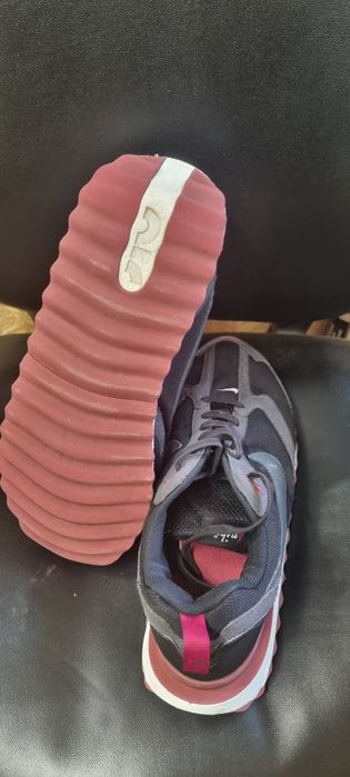 Продавам оригинални маратонкиNike