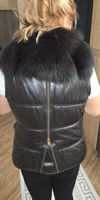 Geaca de piele cu blana