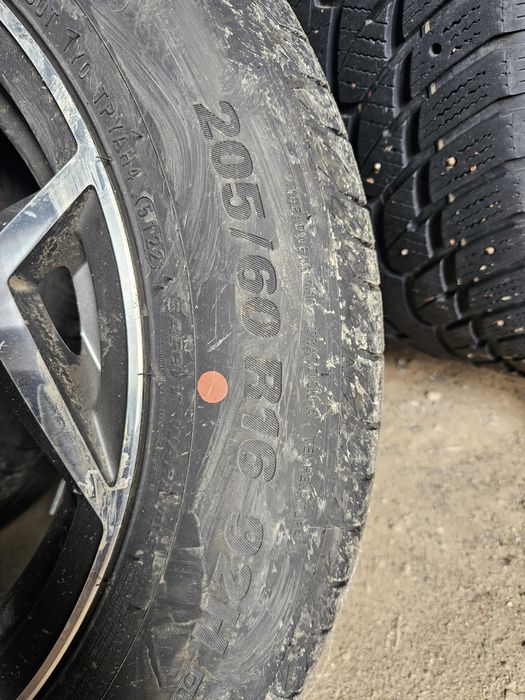 Продам комплект колес R16