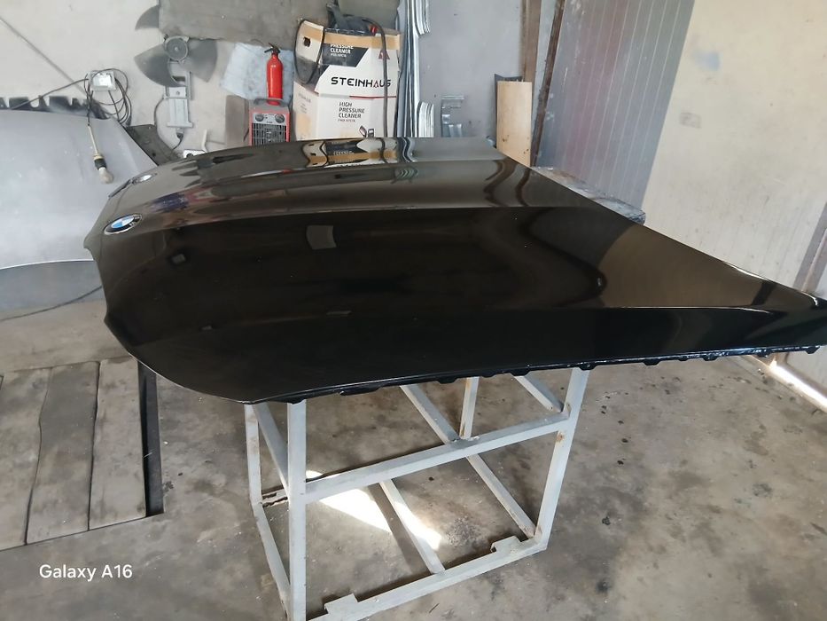 Vând capota BMW e90 2011 facelift originala și caseta direcție golf 5