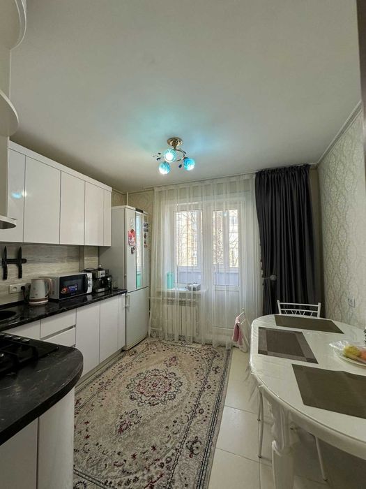 Продам 2-комн квартиру, 20 мкрн, 2 этаж