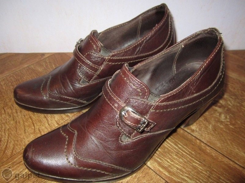 Обувки естествена кожа и подарък  боти