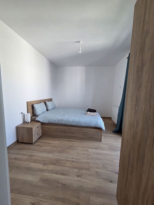 Apartament 3 camere, 2 balcoane + 2 locuri de parcare Rasnov • OLX.ro
