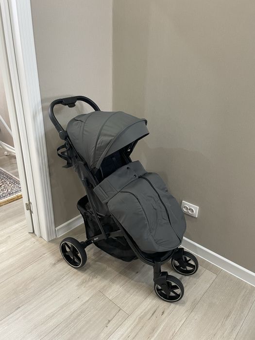 Продам коляску почти новая