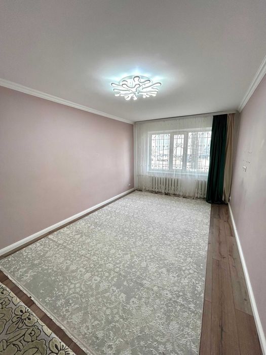 Продаётся 4х комн квартира