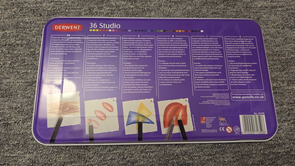Set Creioane Profesionale Derwent Studio, 36 Culori, textura moale