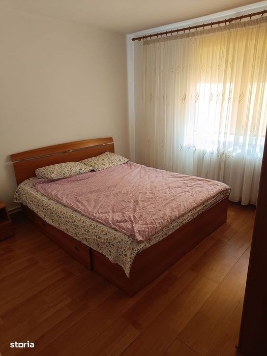Apartament 3 camere parter Independentei