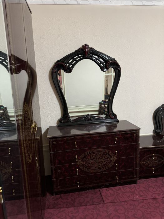 Спальные хамма нарсаси билан гарнитурлари комплект